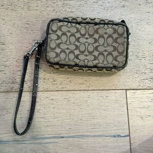 Coach wristlet in good condition
